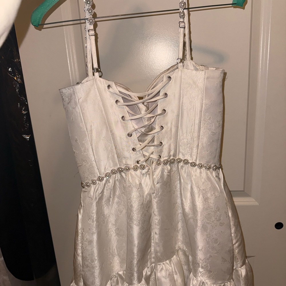 V Chapman Lorenza Dress - Picture 4 of 4